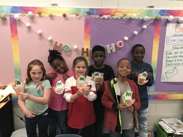 Mrs. Poe's class makes Ornaments & Posters